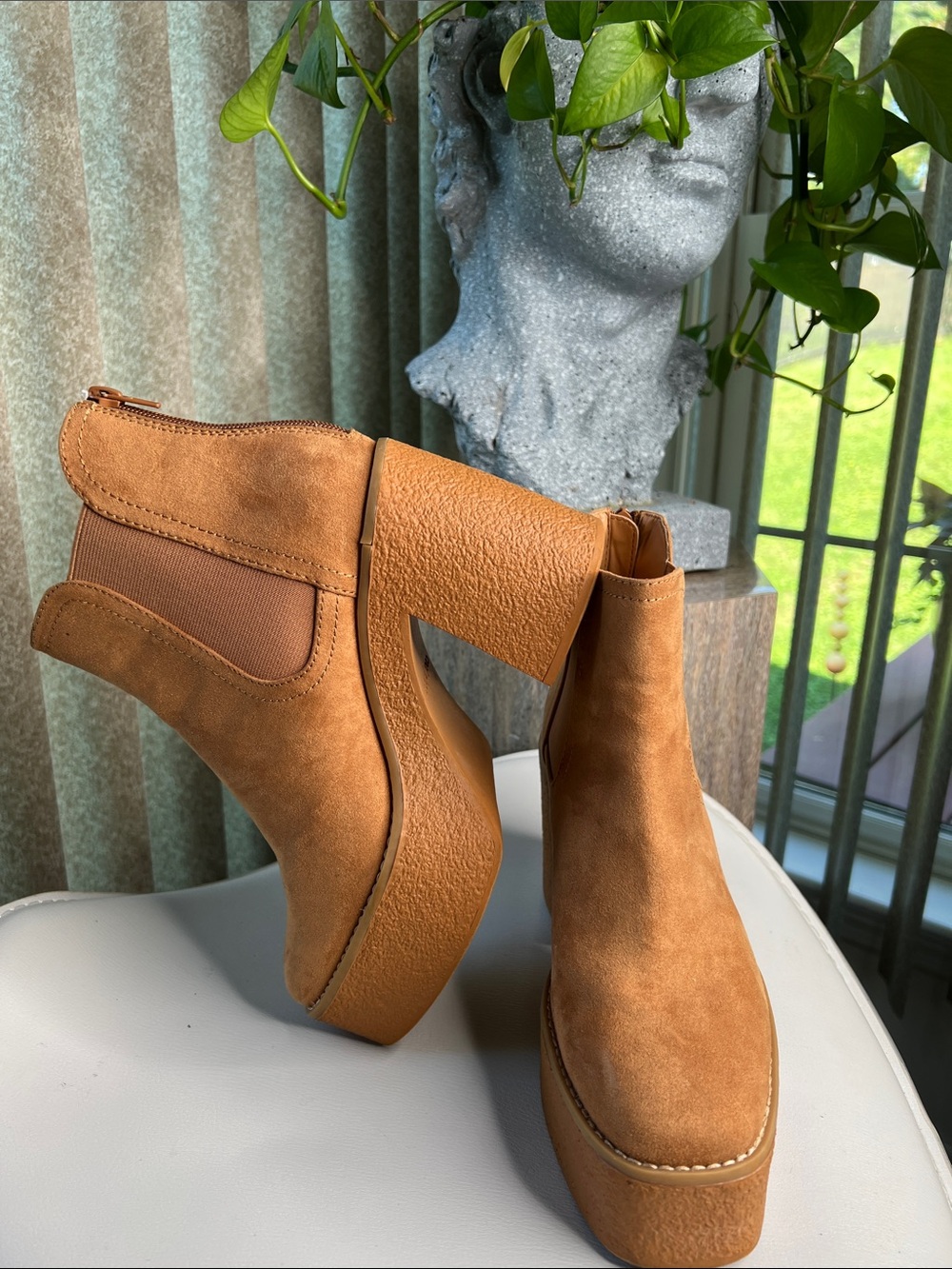 Platform Steve Madden Cool Planet Booties in Tan Suede heel zipper S-8M